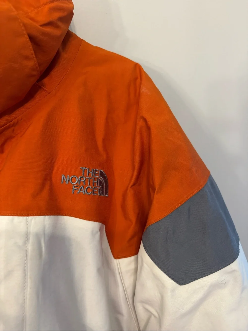 The North Face HyVent Colorblock Ski Jacket Cream Orange Gray Vintage Men's Sz L
